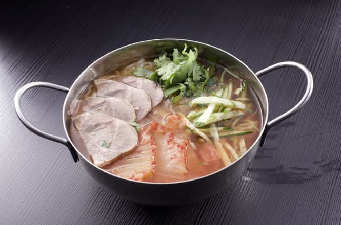Cold Noodle in Sweet and Sour Soup 东北⼤冷⾯